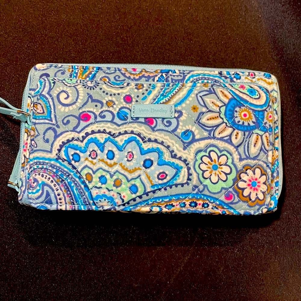 New Unused Vera Bradley All Together crossbody in Daisy Dot Paisley